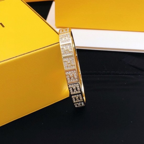 This summer's new bracelet 2023SS FENDI Fendi This summer's new bracelet 2023SS FENDI Fendi